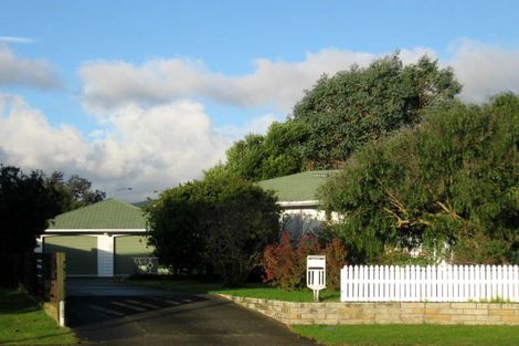 Photo of property in 5 Dennis Grove, Paraparaumu Beach, Paraparaumu, 5032