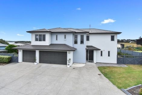 Photo of property in 7 Goble Road, Clarks Beach, Pukekohe, 2679