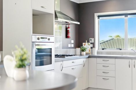 Photo of property in 13 Anchorite Way, Red Beach, 0932