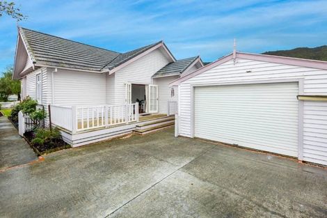 Photo of property in 16 Norton Park Avenue, Fairfield, Lower Hutt, 5011