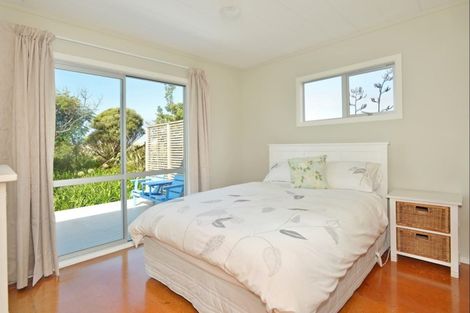 Photo of property in 117 Blue Pacific Parade, Riversdale Beach, Masterton, 5872