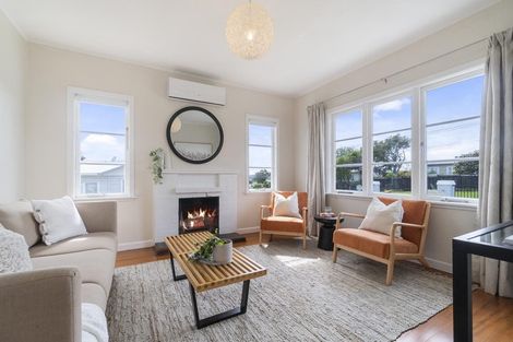 Photo of property in 1/38 Eastglen Road, Glen Eden, Auckland, 0602