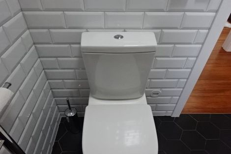 Photo of property in 1/64 Victoria Road, Devonport, Auckland, 0624