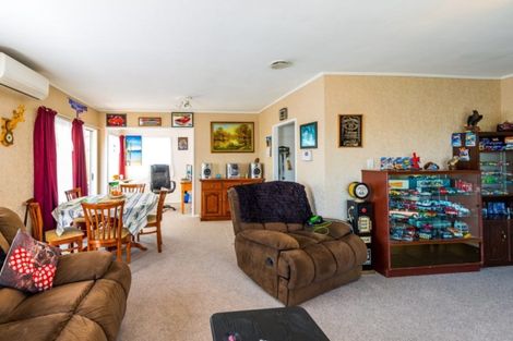 Photo of property in 4 Yearsley Place, Manurewa, Auckland, 2102