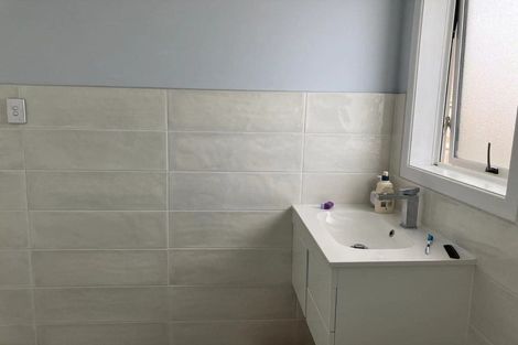 Photo of property in 1/5 Bond Crescent, Forrest Hill, Auckland, 0620