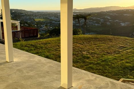 Photo of property in 174 Nevay Road, Karaka Bays, Wellington, 6022