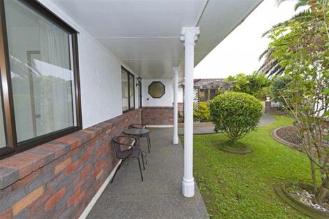 Photo of property in 3 Whiting Grove, West Harbour, Auckland, 0618