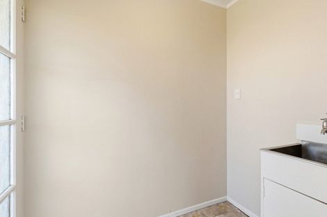 Photo of property in 10a Kingsbridge Place, Newlands, Wellington, 6037