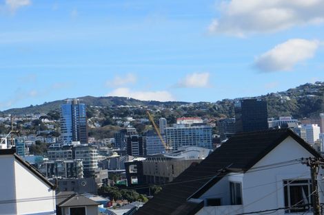 Photo of property in 22 Hawker Street, Mount Victoria, Wellington, 6011