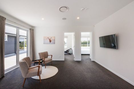 Photo of property in 33 Hartwell Drive, Kelvin Grove, Palmerston North, 4470