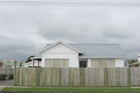 Photo of property in 52 Winchester Street, Levin, 5510