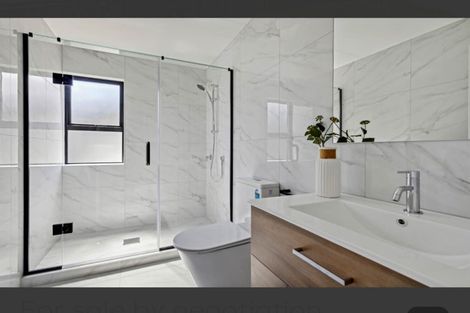 Photo of property in 12 Woodhouse Place, West Harbour, Auckland, 0618