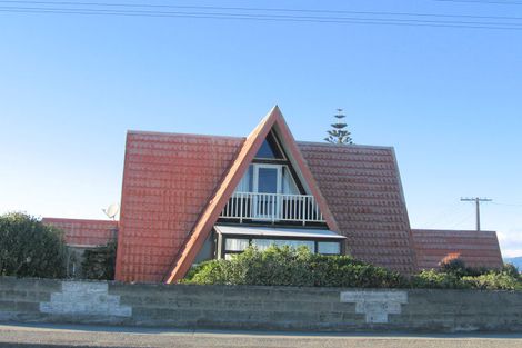 Photo of property in 46 Marine Parade, Otaki Beach, Otaki, 5512