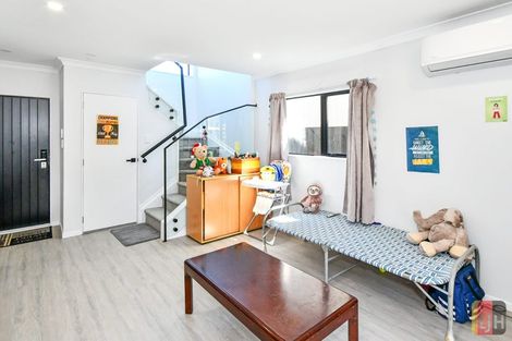 Photo of property in 5/24 Watson Place, Papatoetoe, Auckland, 2025