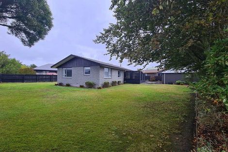 Photo of property in 11 Binstead Place, Avondale, Christchurch, 8061