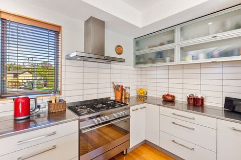 Photo of property in 4 Lamont Place, Waikanae, 5036