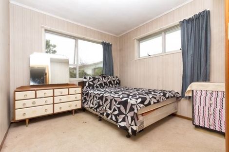 Photo of property in 2 Heyford Close, Mangere, Auckland, 2022