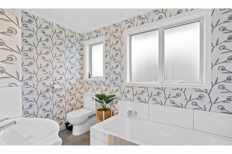 Photo of property in 1 Collean Street, Wallacetown, 9816