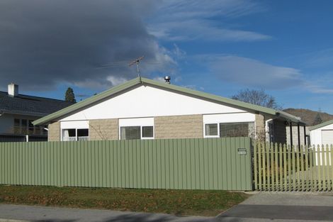 Photo of property in 30 Molyneux Avenue, Cromwell, 9310