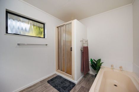 Photo of property in 7 Hillgrove Place, Fitzherbert, Palmerston North, 4410