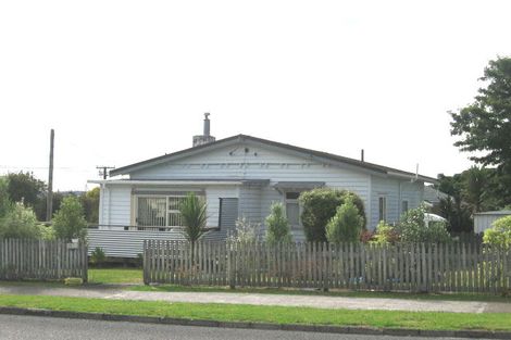 Photo of property in 65 Lynwood Road, New Lynn, Auckland, 0600