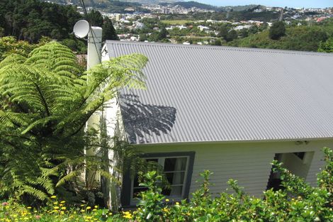 Photo of property in 15 Mertoun Terrace, Highbury, Wellington, 6012