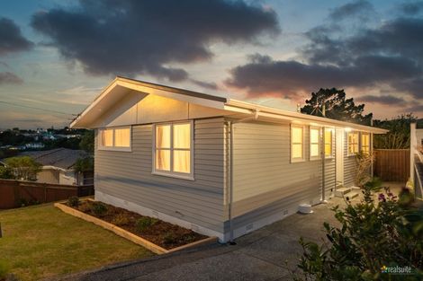Photo of property in 18 Mark Avenue, Paparangi, Wellington, 6037