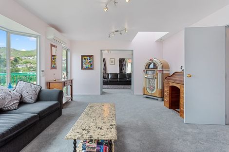 Photo of property in 16 Dudley Road, Lyttelton, 8082