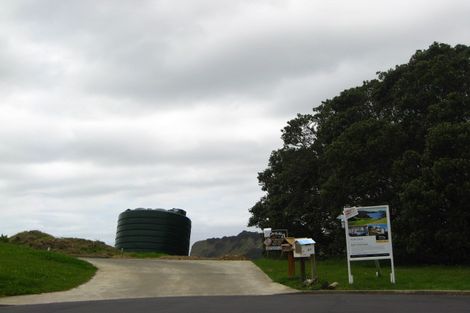 Photo of property in 90 Shakespear Road, Army Bay, Whangaparaoa, 0930