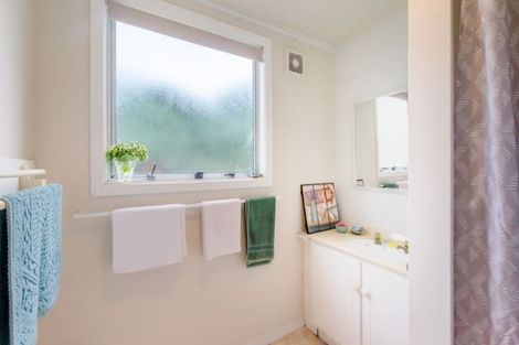 Photo of property in 10 Konini Crescent, Waikanae Beach, Waikanae, 5036