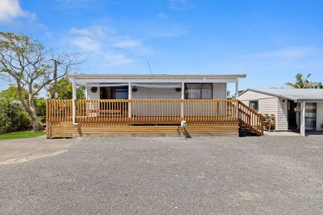 Photo of property in 16 Te Moau Avenue, Parakai, 0830