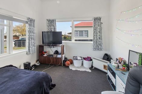 Photo of property in 90 Hinau Street, Castlecliff, Whanganui, 4501