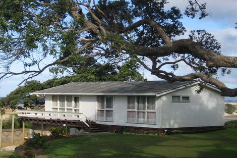 Photo of property in 28 Wintle Street, Mangawhai Heads, Mangawhai, 0505