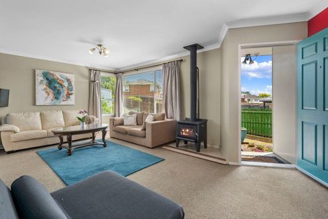 Photo of property in 25 Felgrove Street, Glendene, Auckland, 0602
