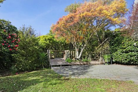 Photo of property in 33 Oak Avenue, Paremata, Porirua, 5024