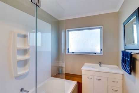 Photo of property in 16 Townshend Crescent, Greenmeadows, Napier, 4112