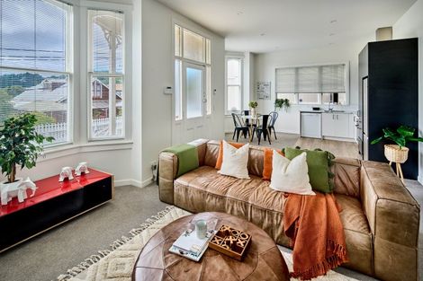 Photo of property in 10 Stanley Street, Berhampore, Wellington, 6023