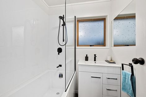 Photo of property in 5/38 Kirrie Avenue, Te Atatu South, Auckland, 0610