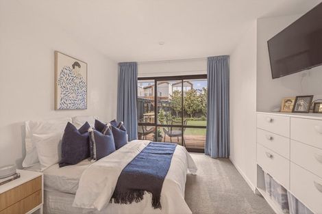 Photo of property in 87 Beachville Road, Redcliffs, Christchurch, 8081