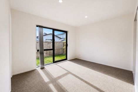 Photo of property in 32 Black Beech Crescent, Takanini, 2110