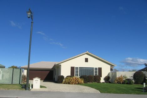 Photo of property in 14 Flemington Place, Taradale, Napier, 4112