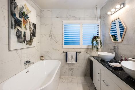 Photo of property in 12 Juliet Place, Forrest Hill, Auckland, 0620