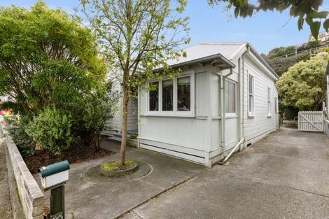 Photo of property in 137 Carlyle Street, Napier South, Napier, 4110