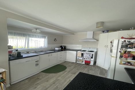 Photo of property in 50 Sungrove Rise, Sunnyvale, Auckland, 0612
