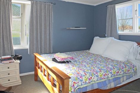 Photo of property in 5 Churchill Crescent, Foxton, 4814