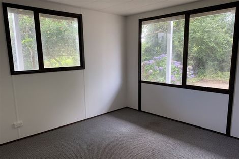 Photo of property in 300 State Highway 16, Kumeu, 0892