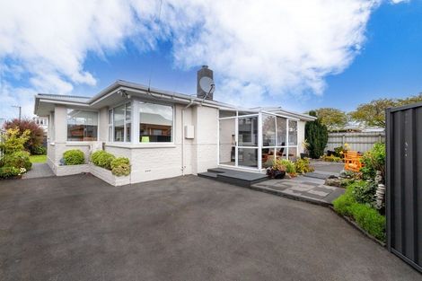 Photo of property in 141 Macandrew Road, South Dunedin, Dunedin, 9012