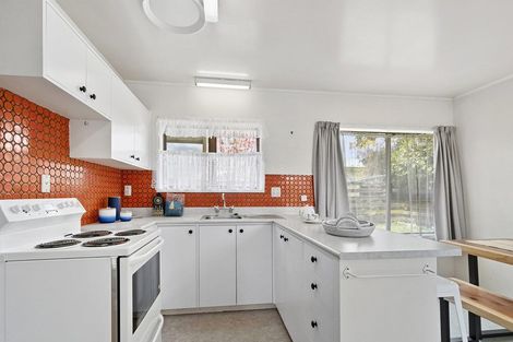 Photo of property in 2/31 Ti Nana Crescent, Henderson, Auckland, 0610