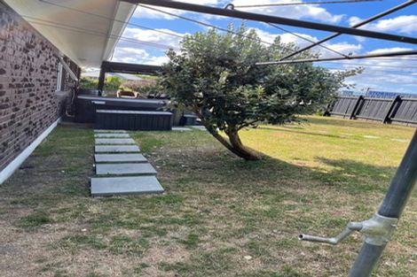 Photo of property in 1/2 Palm Court Drive, Glen Eden, Auckland, 0602