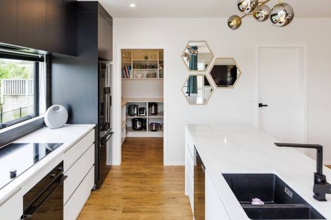 Photo of property in 18 Silkwood Place, Fitzherbert, Palmerston North, 4410